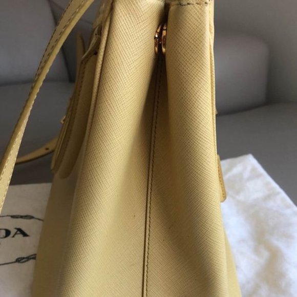 SOLD Prada Saffiano Tote - Picture 3 of 5